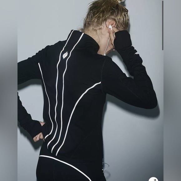 NWT Free People You're A Peach OutdoorBlack Jacket with White Reflective Size S - Picture 2 of 8